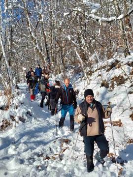 Slika: pohodniki na poti